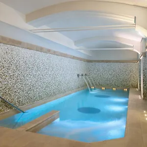 4* Hotel Una Galles